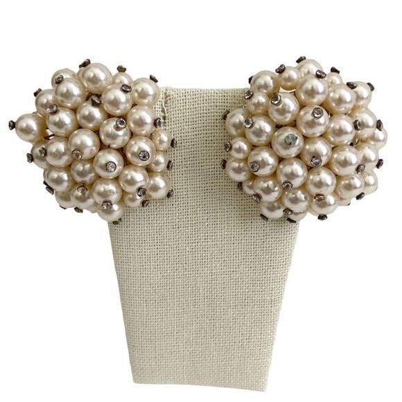Vintage Style Classic Pearl Cluster  Clip Earrings - Picture 2 of 6